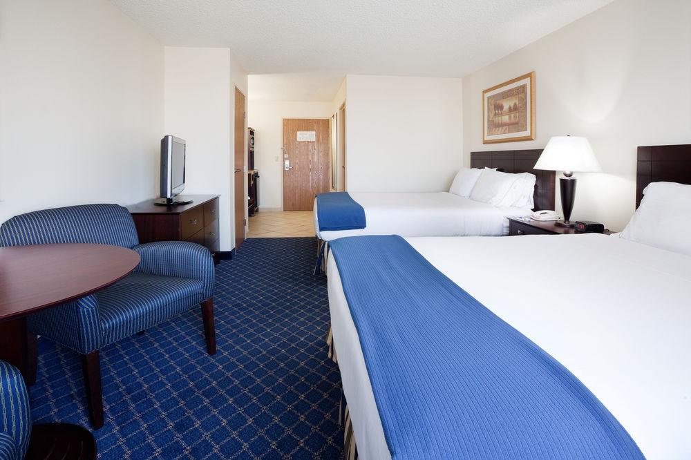 Holiday Inn Express Hotel & Suites Torrington By Ihg Eksteriør billede