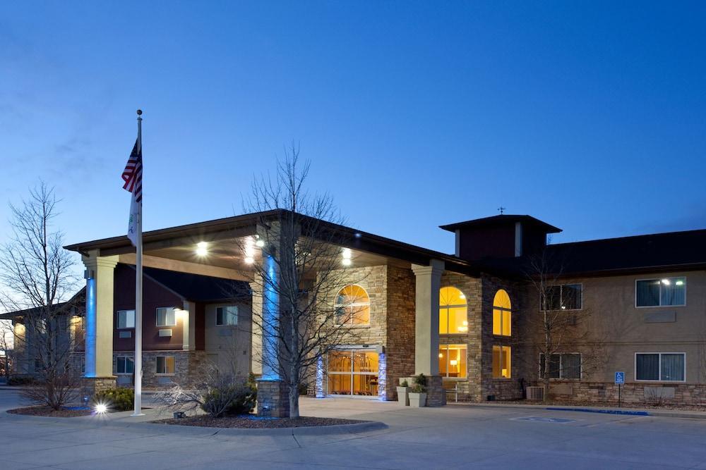 Holiday Inn Express Hotel & Suites Torrington By Ihg Eksteriør billede
