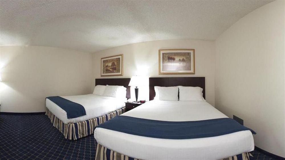 Holiday Inn Express Hotel & Suites Torrington By Ihg Eksteriør billede