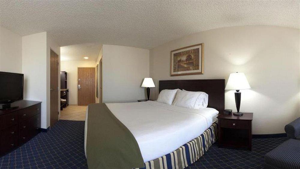 Holiday Inn Express Hotel & Suites Torrington By Ihg Eksteriør billede