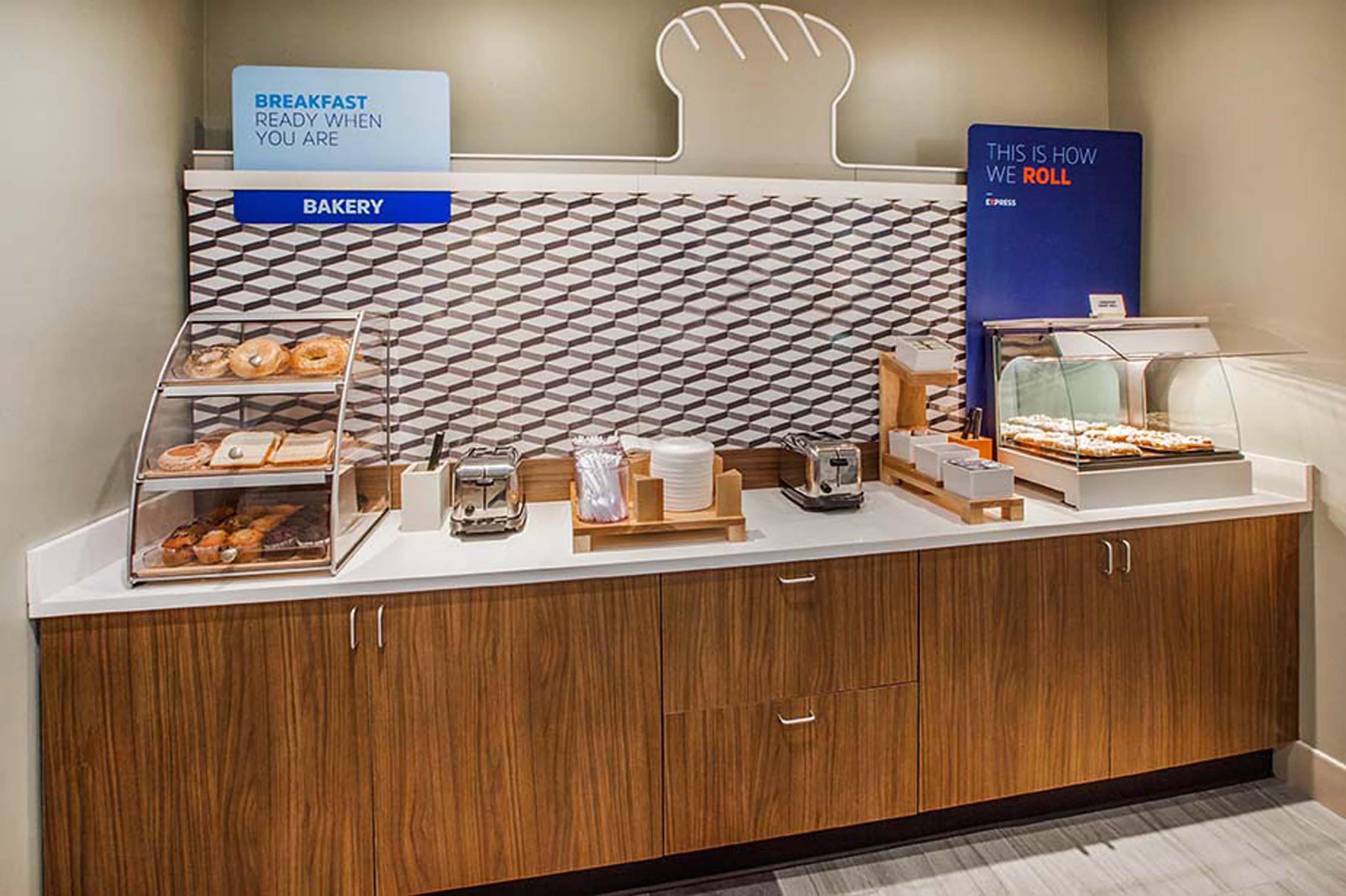 Holiday Inn Express Hotel & Suites Torrington By Ihg Eksteriør billede